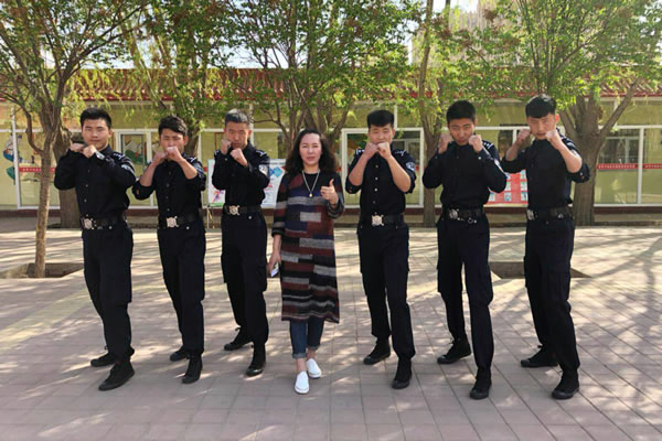 �����ɽ��������ѧУ��ѧ����ѧ��ᰲ����ҵ��